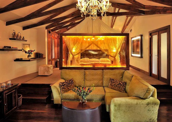 ArushaCoffeeLodge---Plantation-Suite-Interior