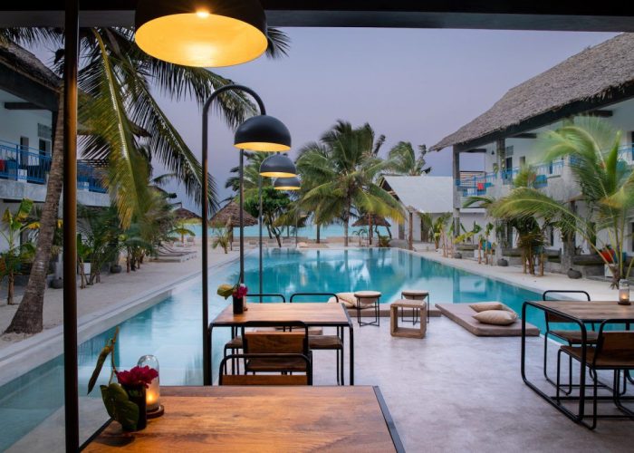 Vue sur la piscine du Qambani Luxury Resort à Zanzibar